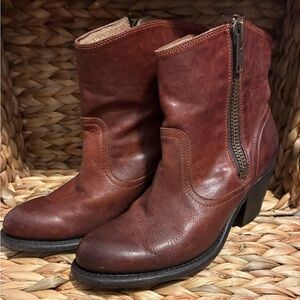 Frye Chestnut Leather Heeled Boots
